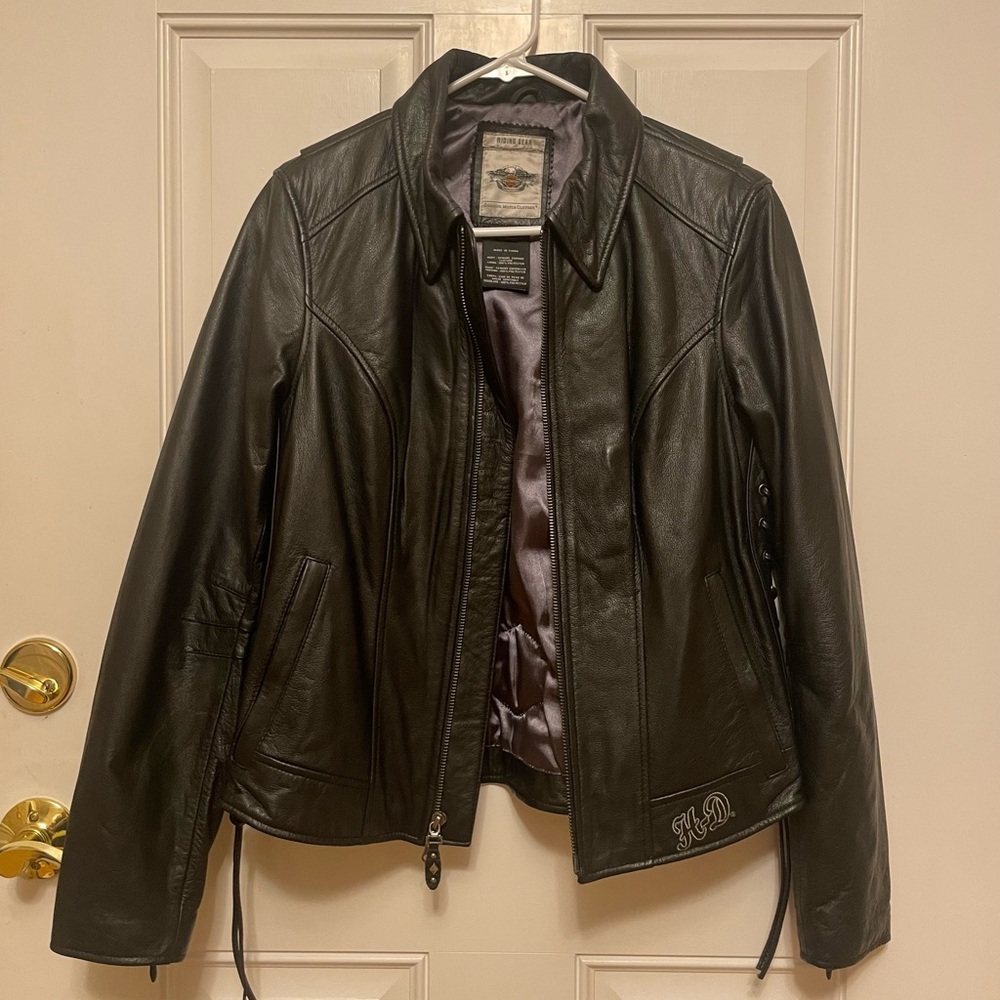 Harley Davidson Genuine Motor Clothes. Size M. Black women’s jacket. Leather.